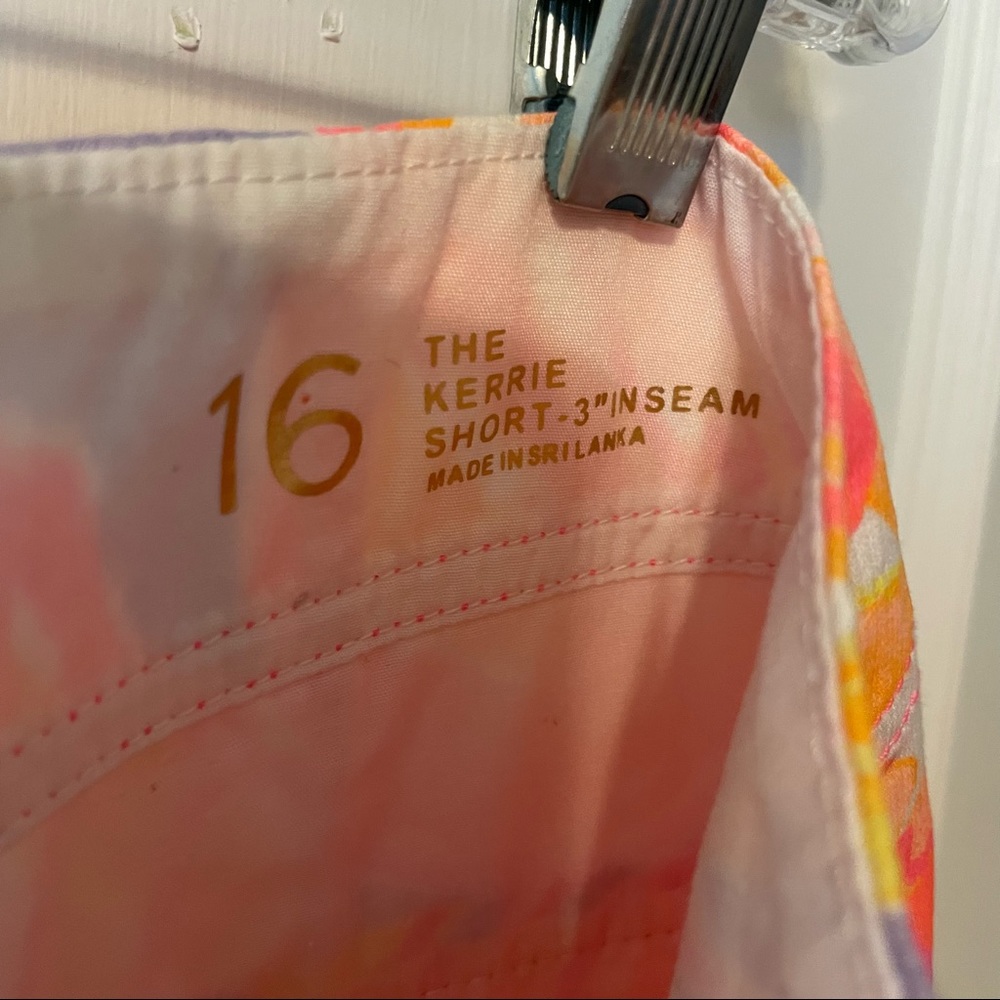 SOLD-Lilly Pulitzer shorts - Picture 8 of 10